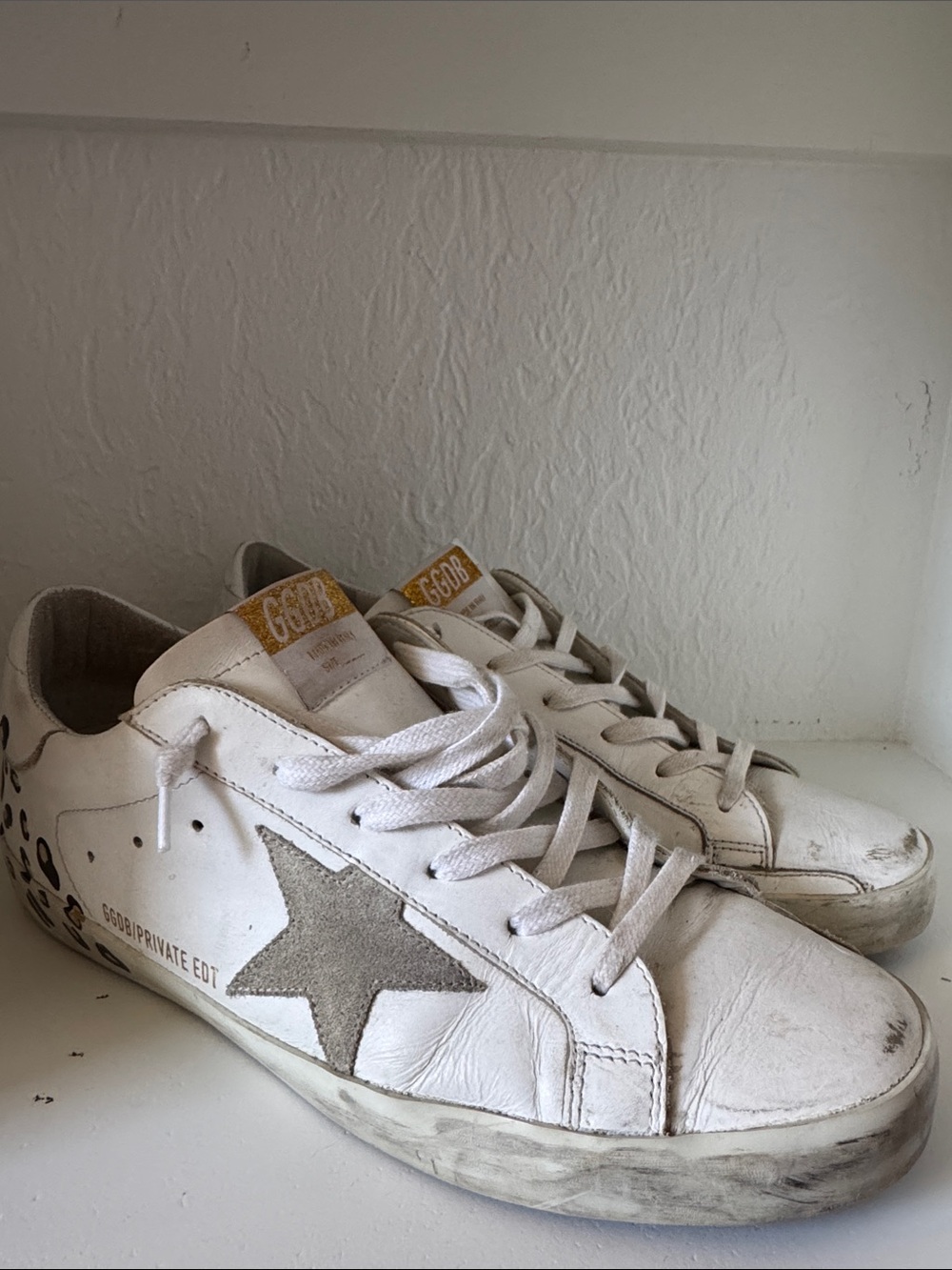 Golden Goose White Leather Low-Top Sneaker with Leopard Heel and Gold Details - Picture 3 of 8